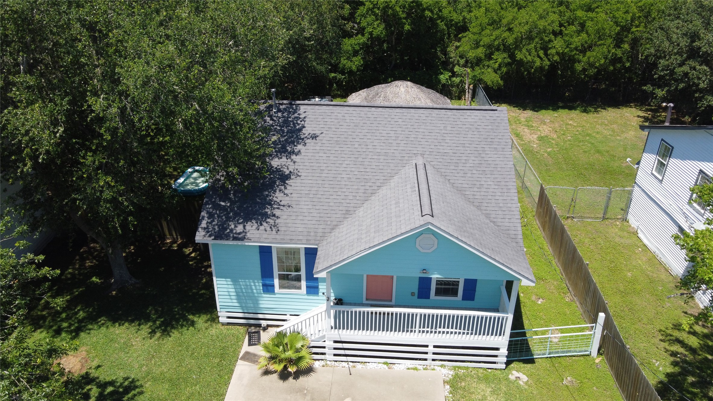320 10th Street Dickinson, TX 77539 - Photo 10 of 21 Facing Front Above 2