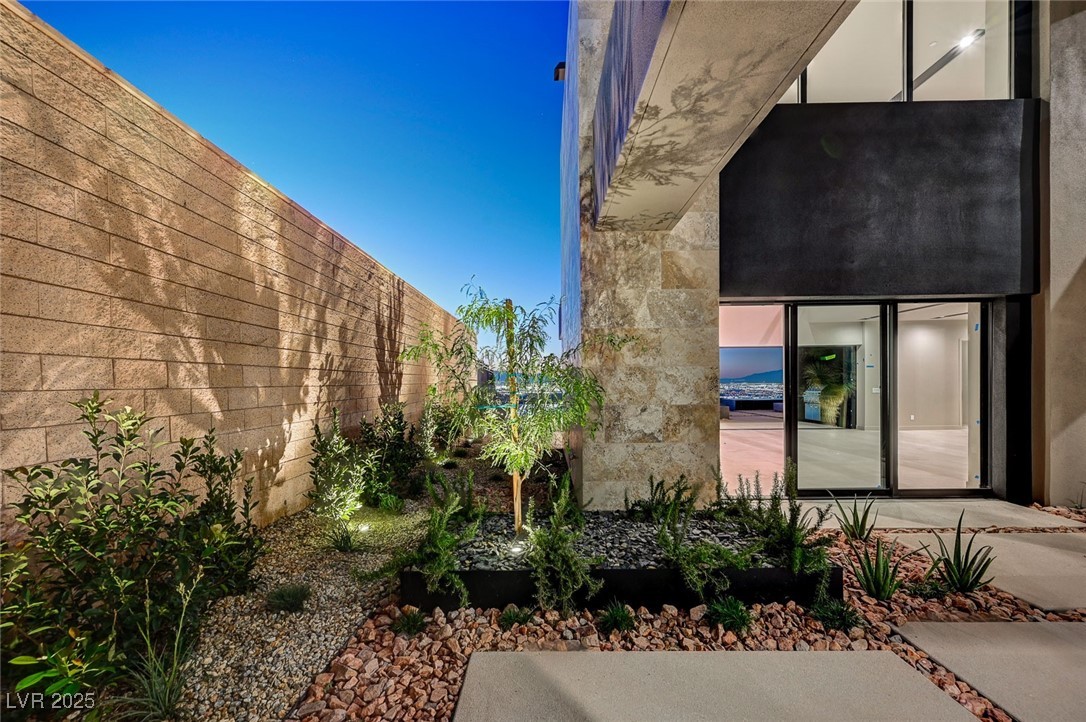 607 Grand Rim Drive Henderson, NV 89012 - Photo 26 of 30 View of property exterior