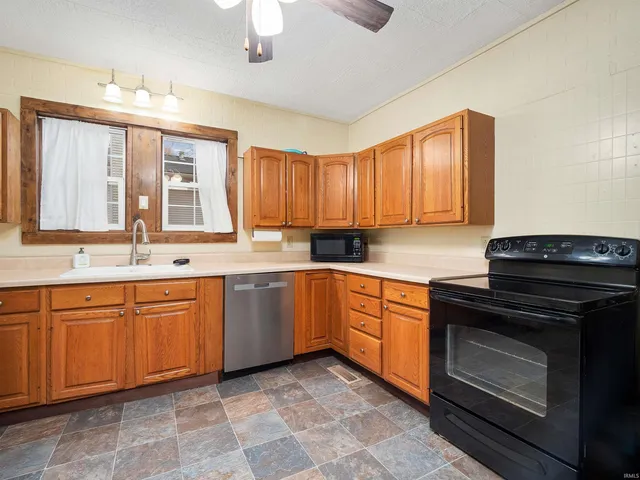 $175,000 | 244 Grayston Avenue, Huntington, IN 46750