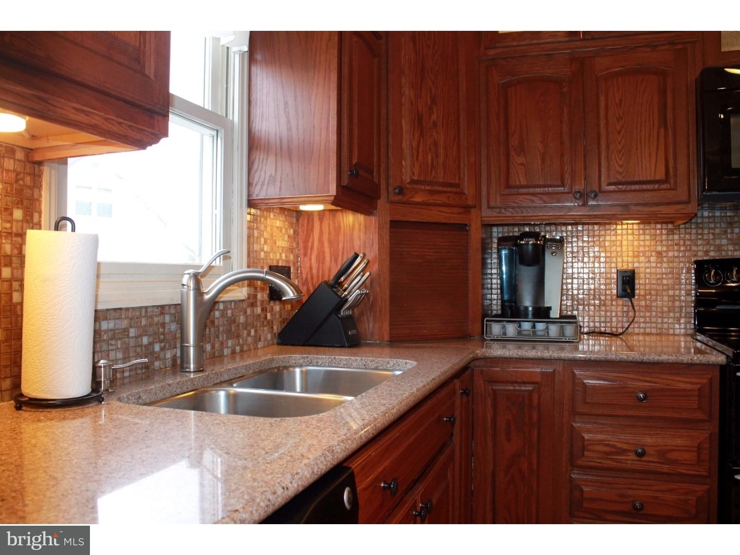 200 Paddock Way Delran, NJ 08075 - Photo 4 of 25 Kitchen