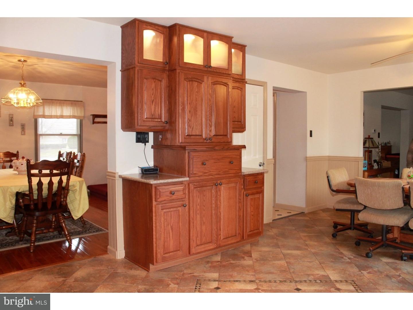 200 Paddock Way Delran, NJ 08075 - Photo 6 of 25 Kitchen