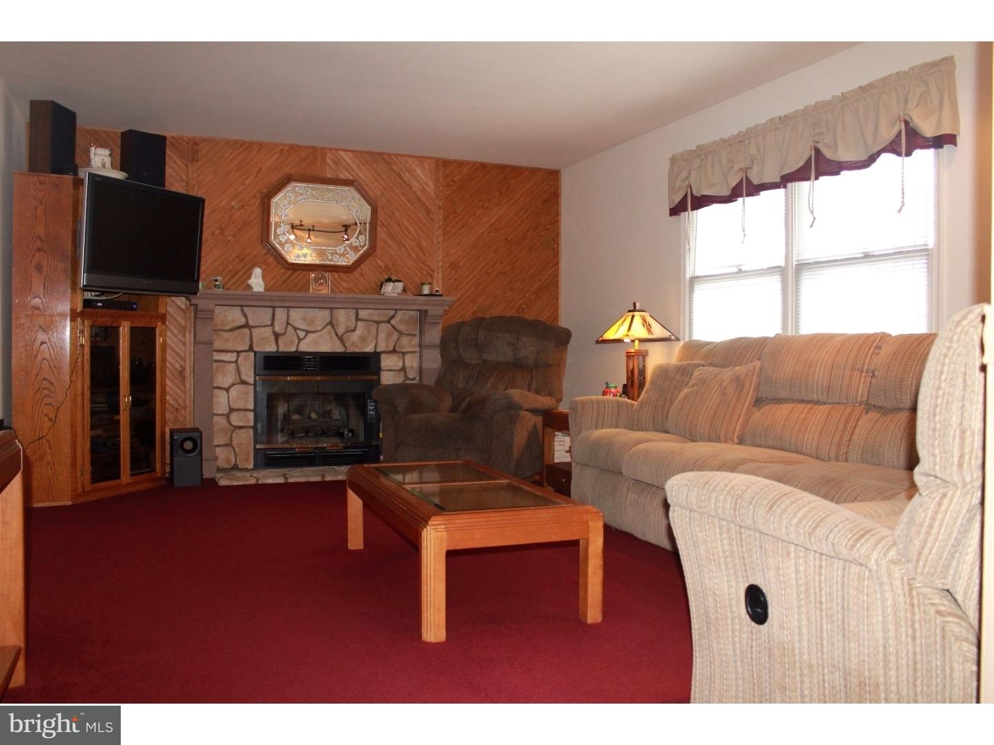 200 Paddock Way Delran, NJ 08075 - Photo 8 of 25 Family Room
