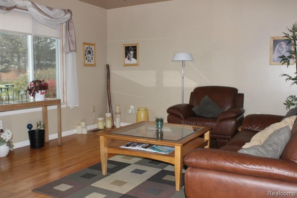 2439 Wortham Drive Rochester, MI 48307 - Photo 12 of 30 Wortham 15 mile 007 (1280x853).jpg