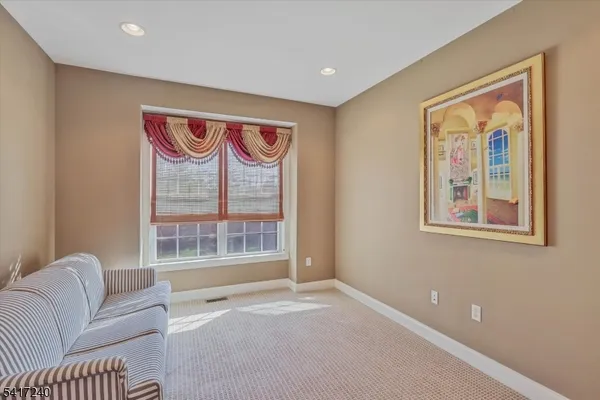 $985,000 | 4 Elm Drive, Clinton, NJ 08809