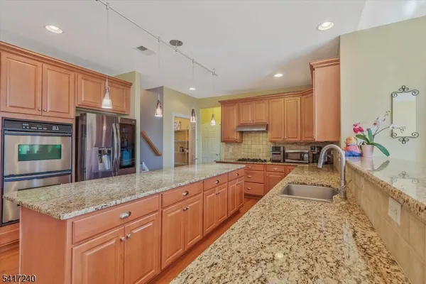 $985,000 | 4 Elm Drive, Clinton, NJ 08809