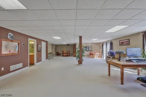 $985,000 | 4 Elm Drive, Clinton, NJ 08809