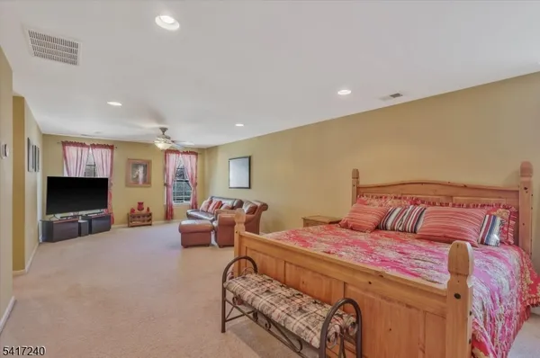 $985,000 | 4 Elm Drive, Clinton, NJ 08809