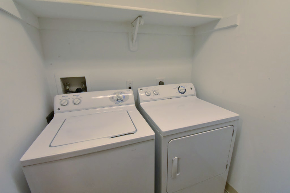 1330 Brook Street, Unit M St. Charles, IL 60174 - Photo 10 of 11 a utility room with dryer and washer