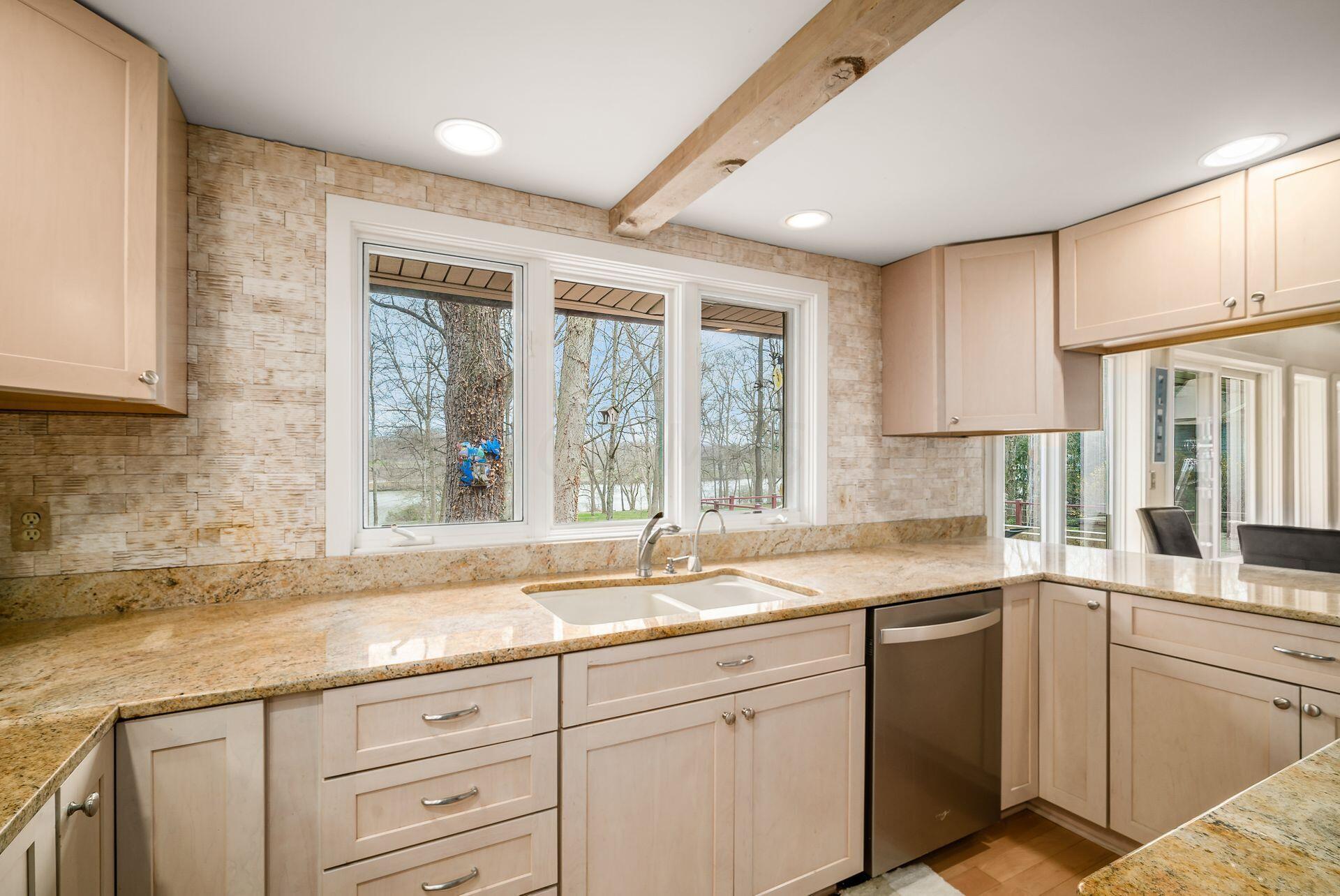 3996 Old Poste Road Columbus, OH 43221 - Photo 22 of 85 Kitchen