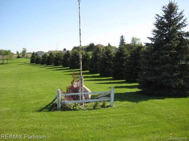 6300 West Hayner Road Fowlerville, MI 48836 - Photo 4 of 15 6300 HAYNER 5-15-09 003.jpg