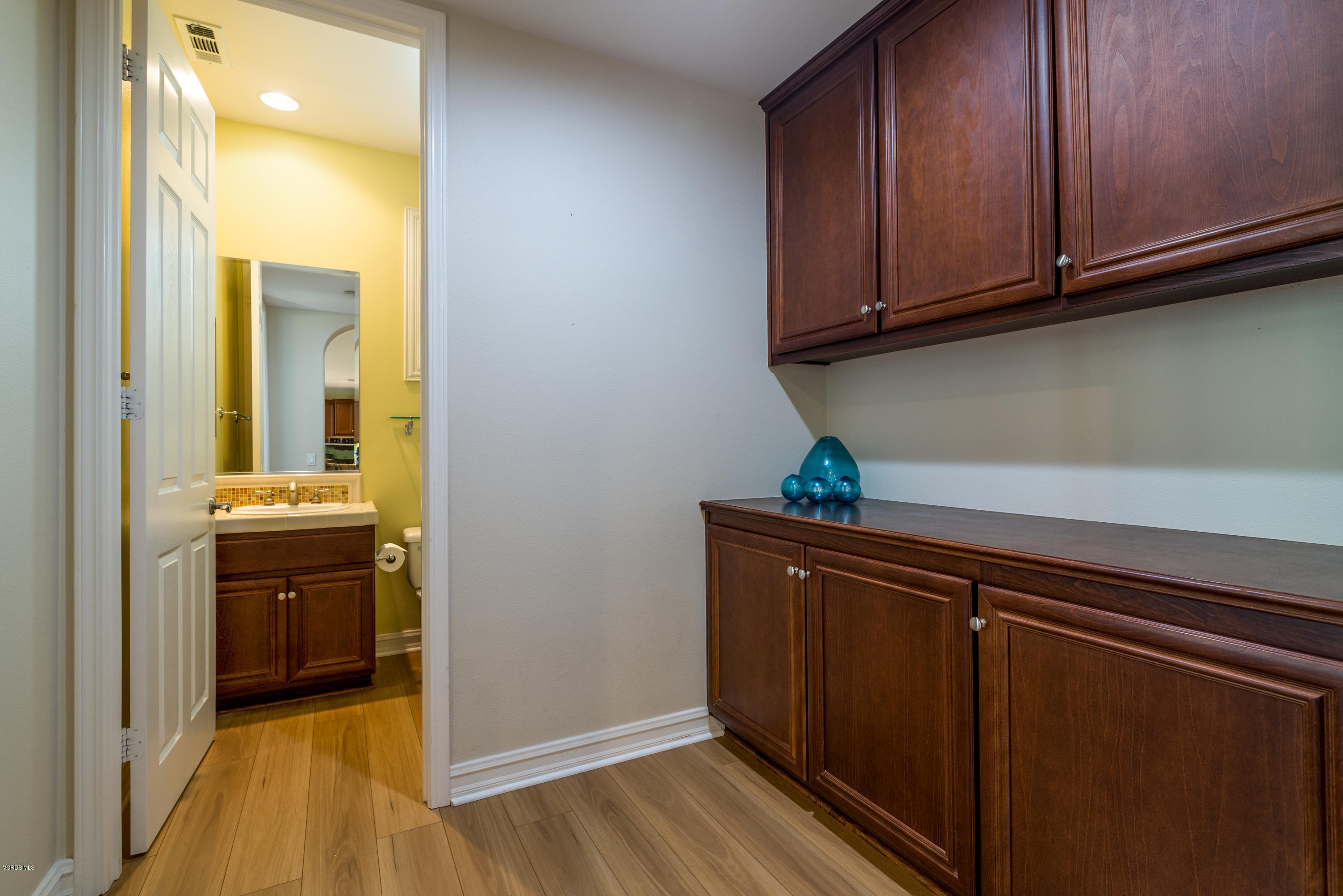 310 Spring Park Road Camarillo, CA 93012 - Photo 13 of 48 a view of a kitchen from the hallway