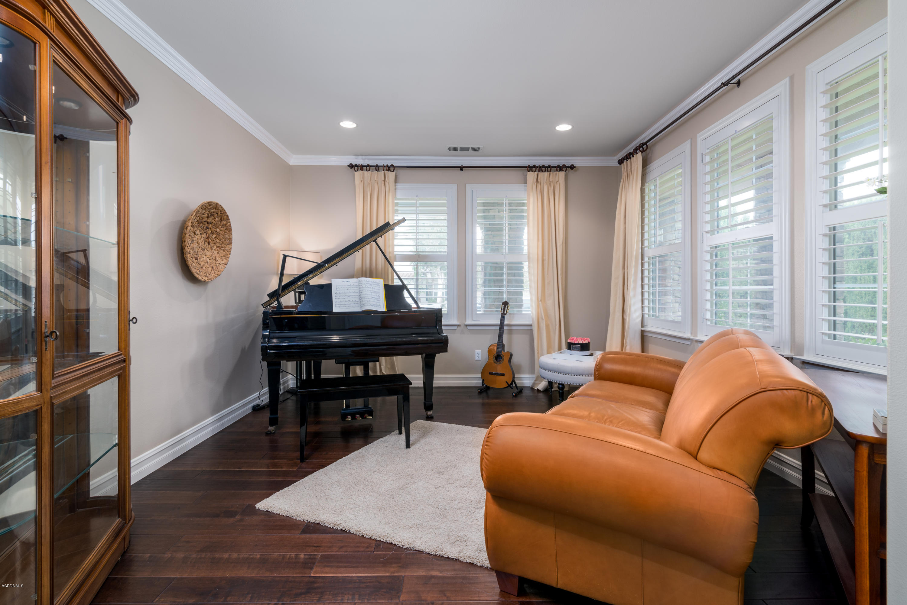 310 Spring Park Road Camarillo, CA 93012 - Photo 29 of 48 a living room with furniture and a wooden floor