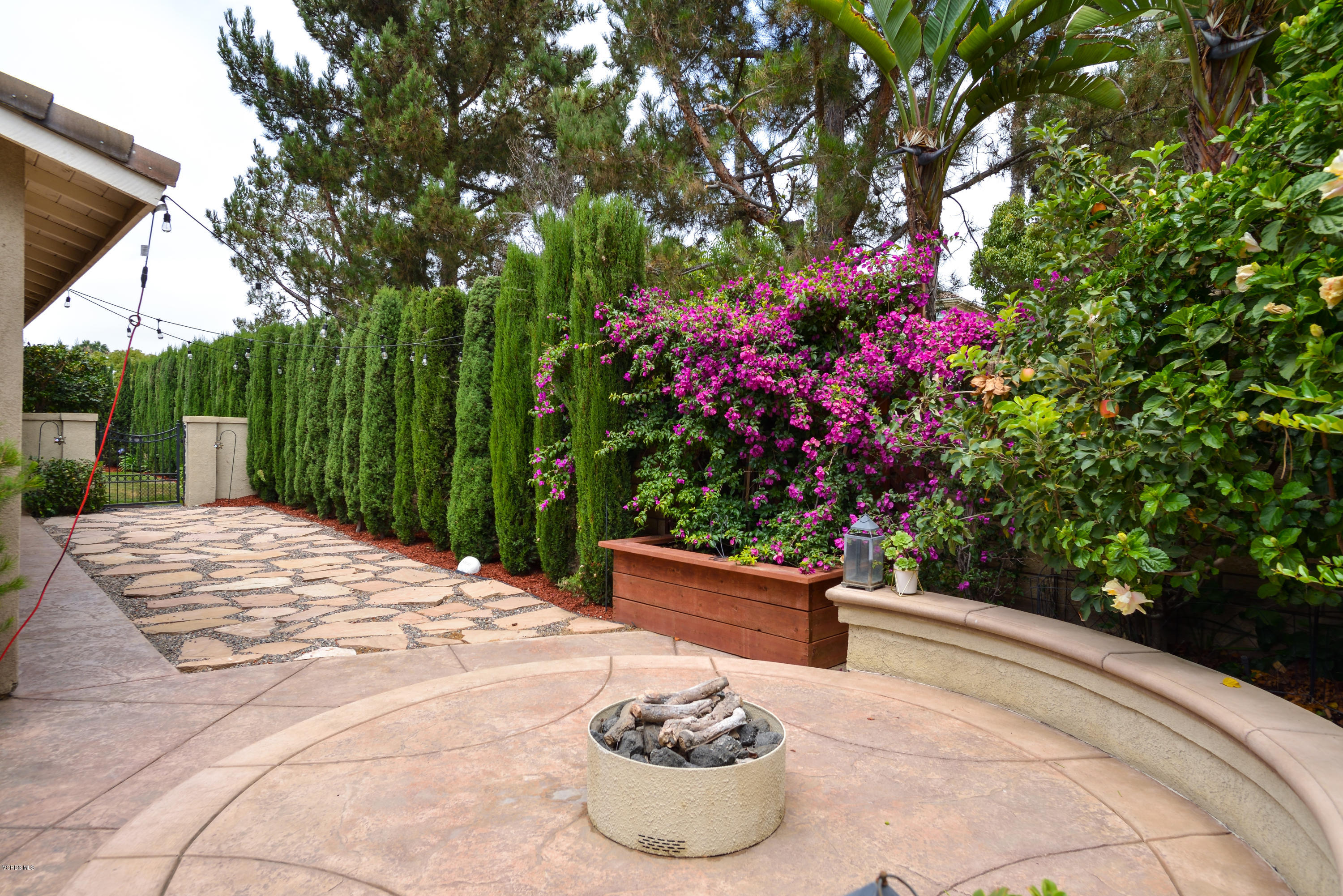310 Spring Park Road Camarillo, CA 93012 - Photo 9 of 48 a terrace view with a seating space