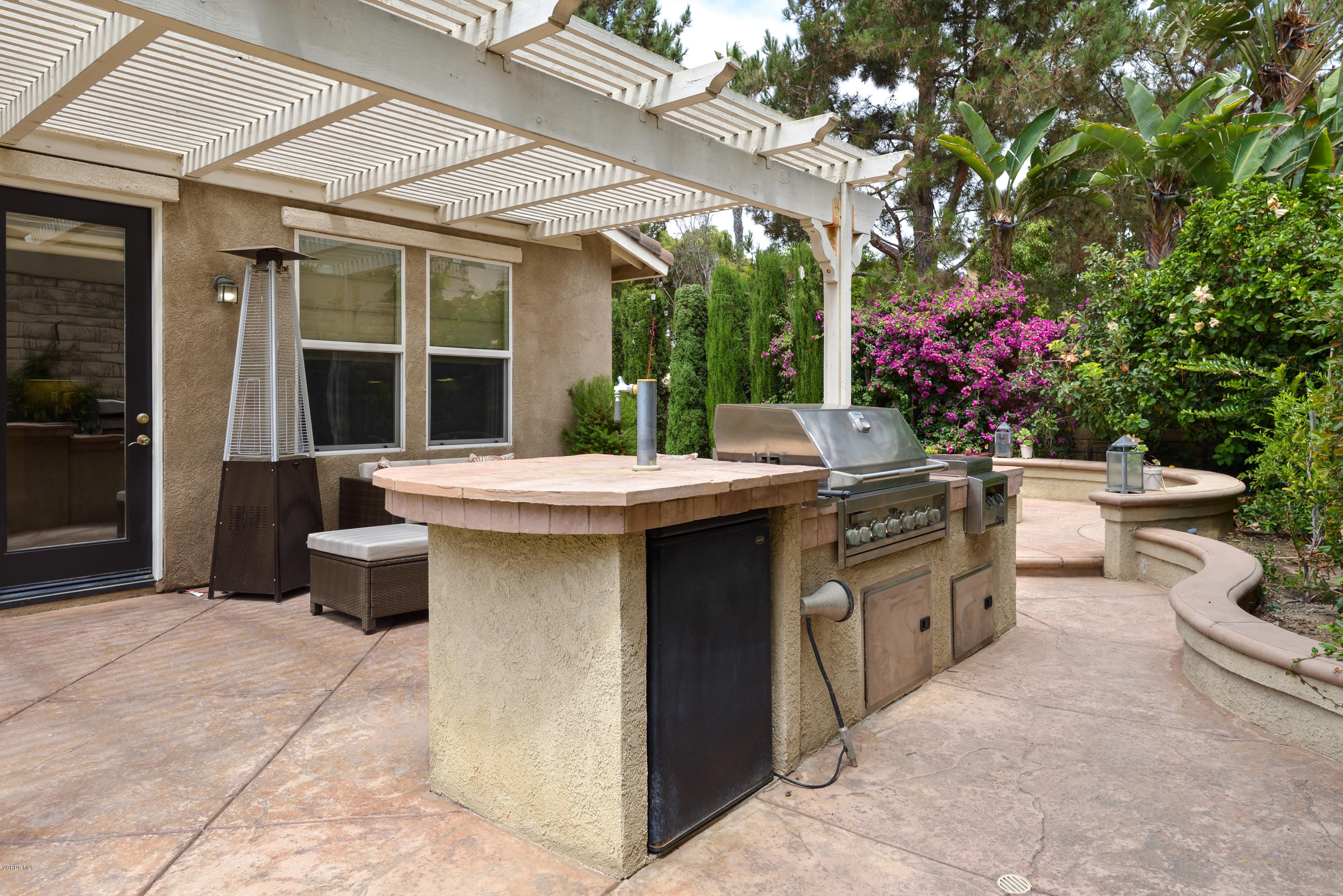 310 Spring Park Road Camarillo, CA 93012 - Photo 10 of 48 a outdoor dining space with furniture and garden view