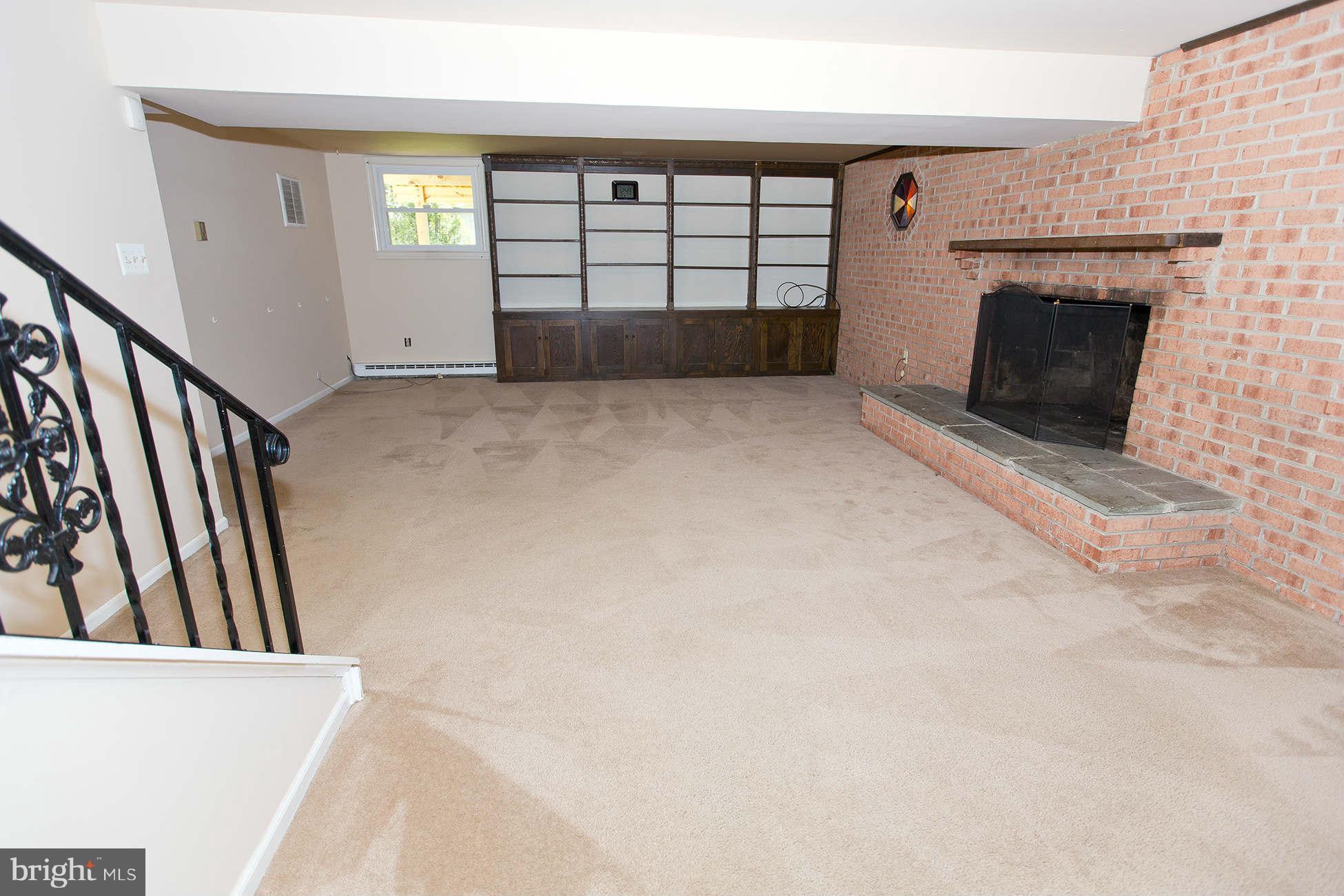1210 East Jefferson Road Sterling, VA 20164 - Photo 22 of 30 Family Room