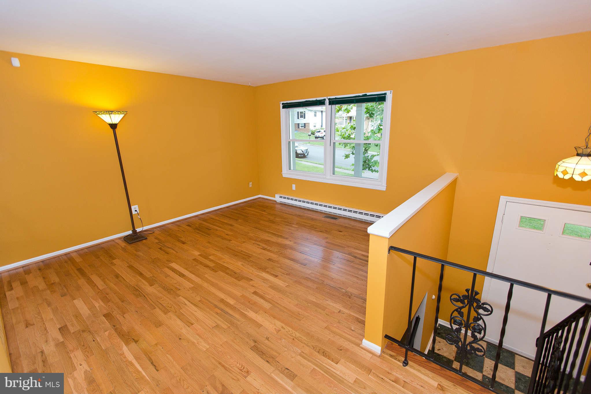 1210 East Jefferson Road Sterling, VA 20164 - Photo 5 of 30 Living Room