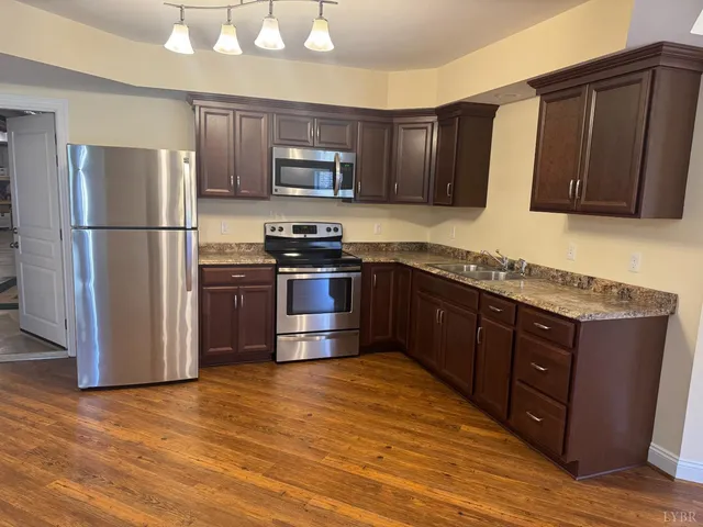 $995,000 | 1074 Jefferson Drive West, Forest, VA 24551