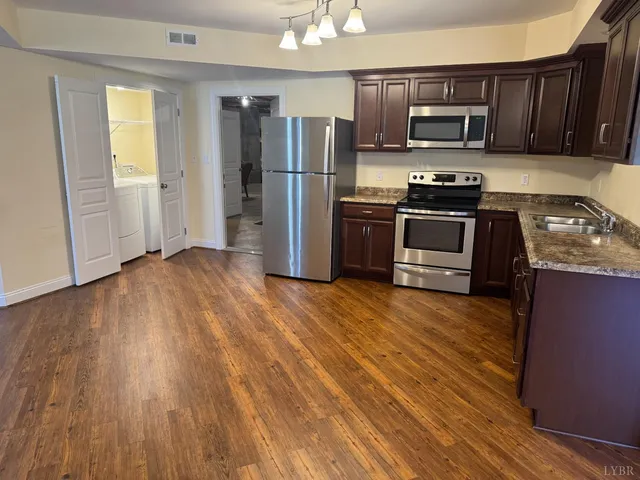 $995,000 | 1074 Jefferson Drive West, Forest, VA 24551