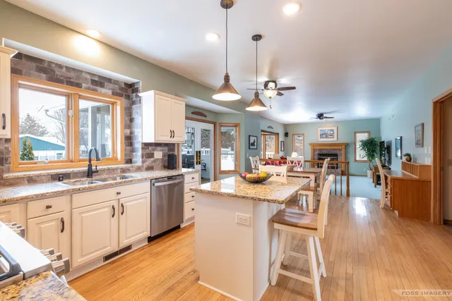 $799,900 | 2742 Jasmine Drive, Fitchburg, WI 53711