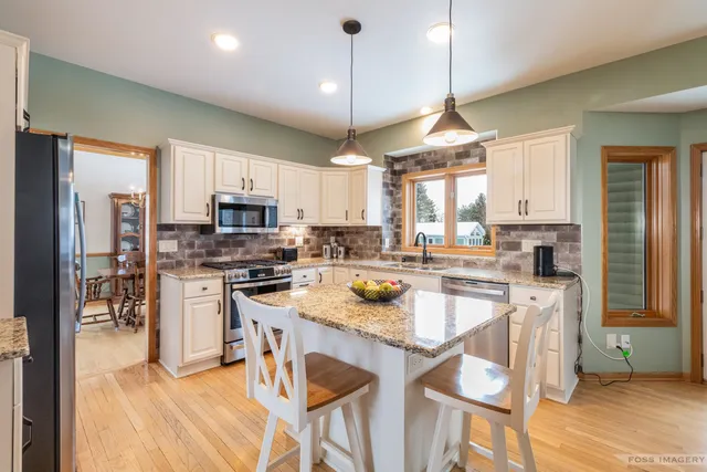 $799,900 | 2742 Jasmine Drive, Fitchburg, WI 53711