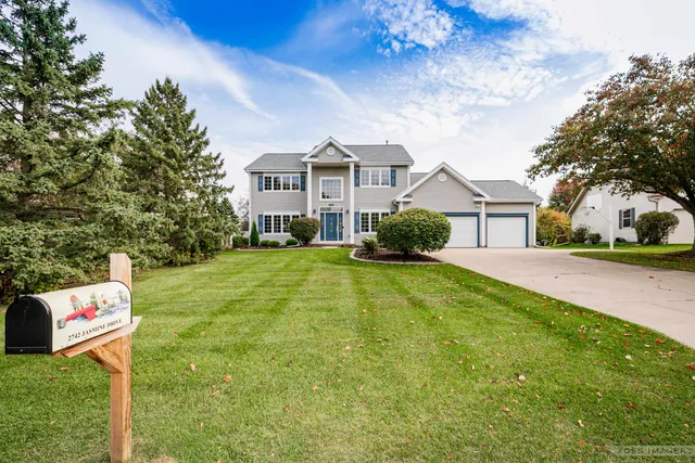 $799,900 | 2742 Jasmine Drive, Fitchburg, WI 53711