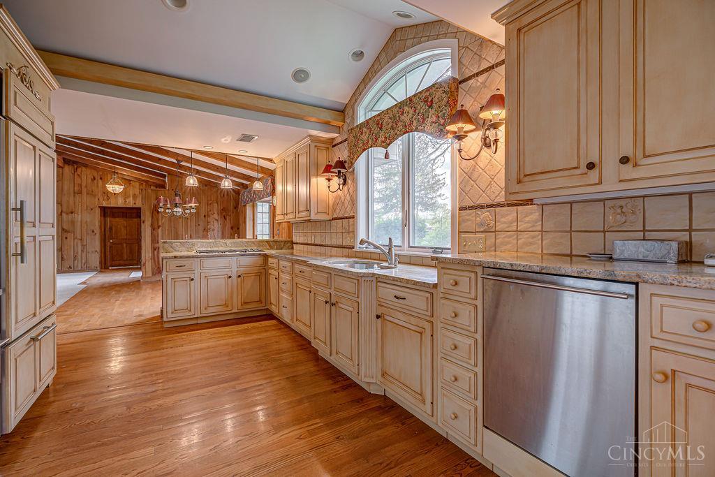 6700 Gaines Road Cincinnati, OH 45247 - Photo 11 of 57