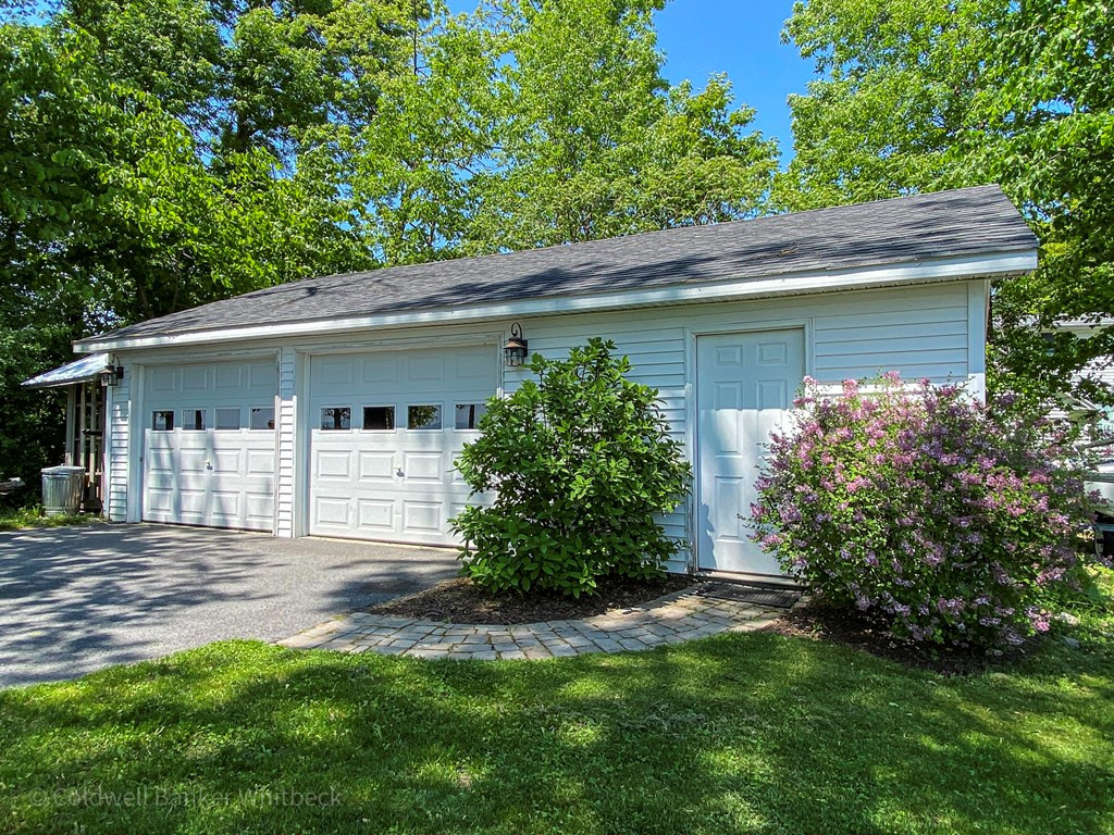 455 Cumberland Head Road Plattsburgh, NY 12901 - Photo 37 of 49 Gallery Image 37
