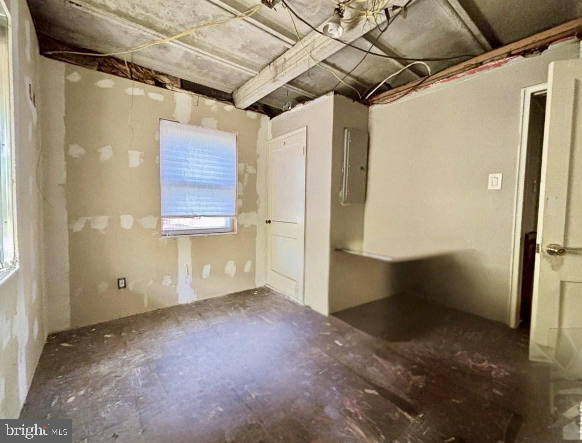 171 Silver Lake Drive Clementon, NJ 08021 - Photo 12 of 25 a view of an empty room