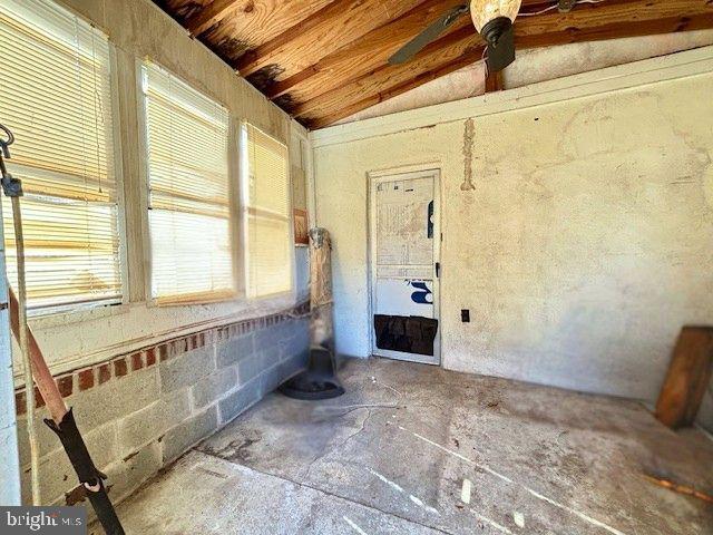 171 Silver Lake Drive Clementon, NJ 08021 - Photo 22 of 25 a bathroom with a bathtub and shower