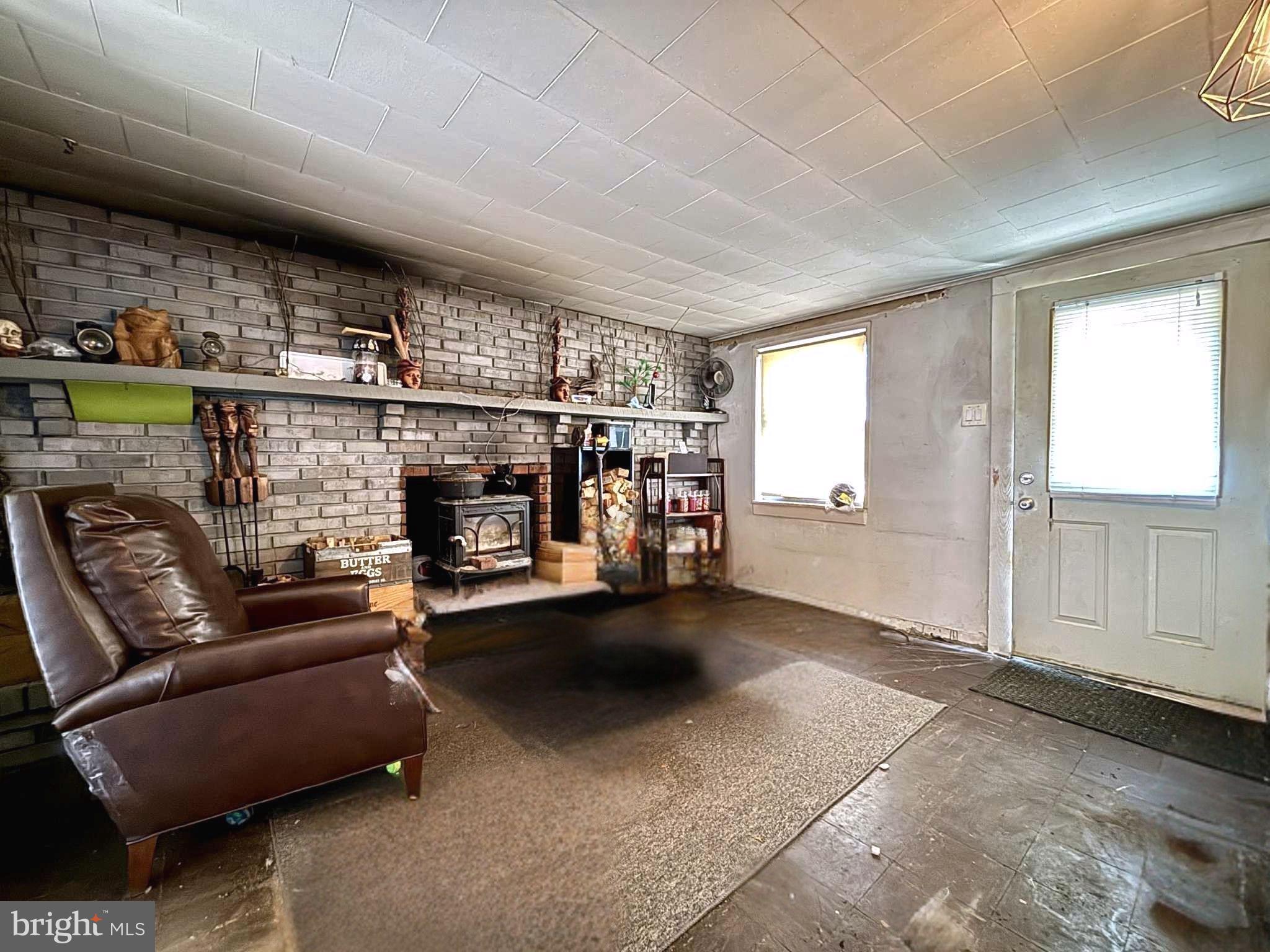 171 Silver Lake Drive Clementon, NJ 08021 - Photo 4 of 25 a view of livingroom with furniture and window