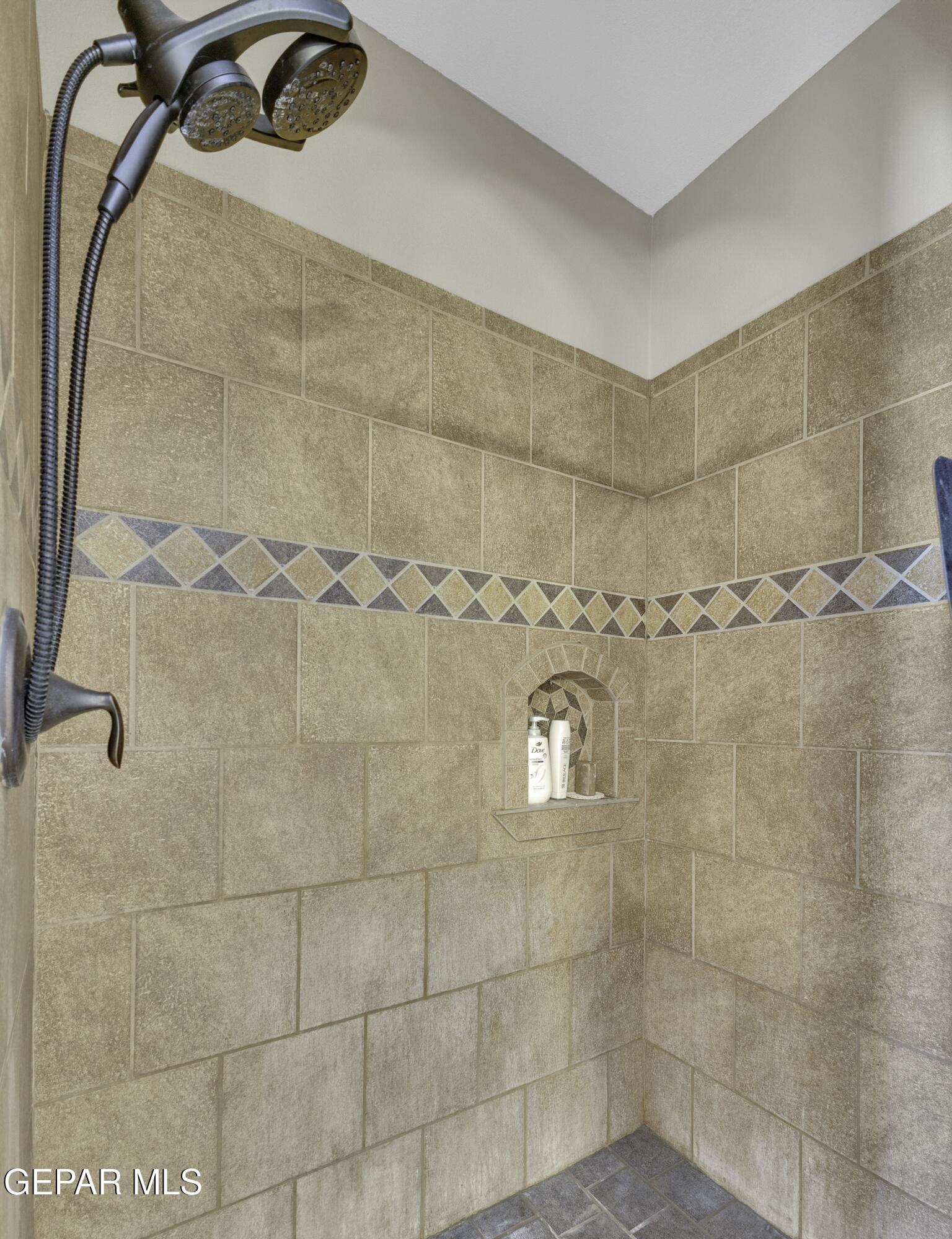 11504 Rafael Serna Lane El Paso, TX 79934 - Photo 25 of 50 Primary Shower