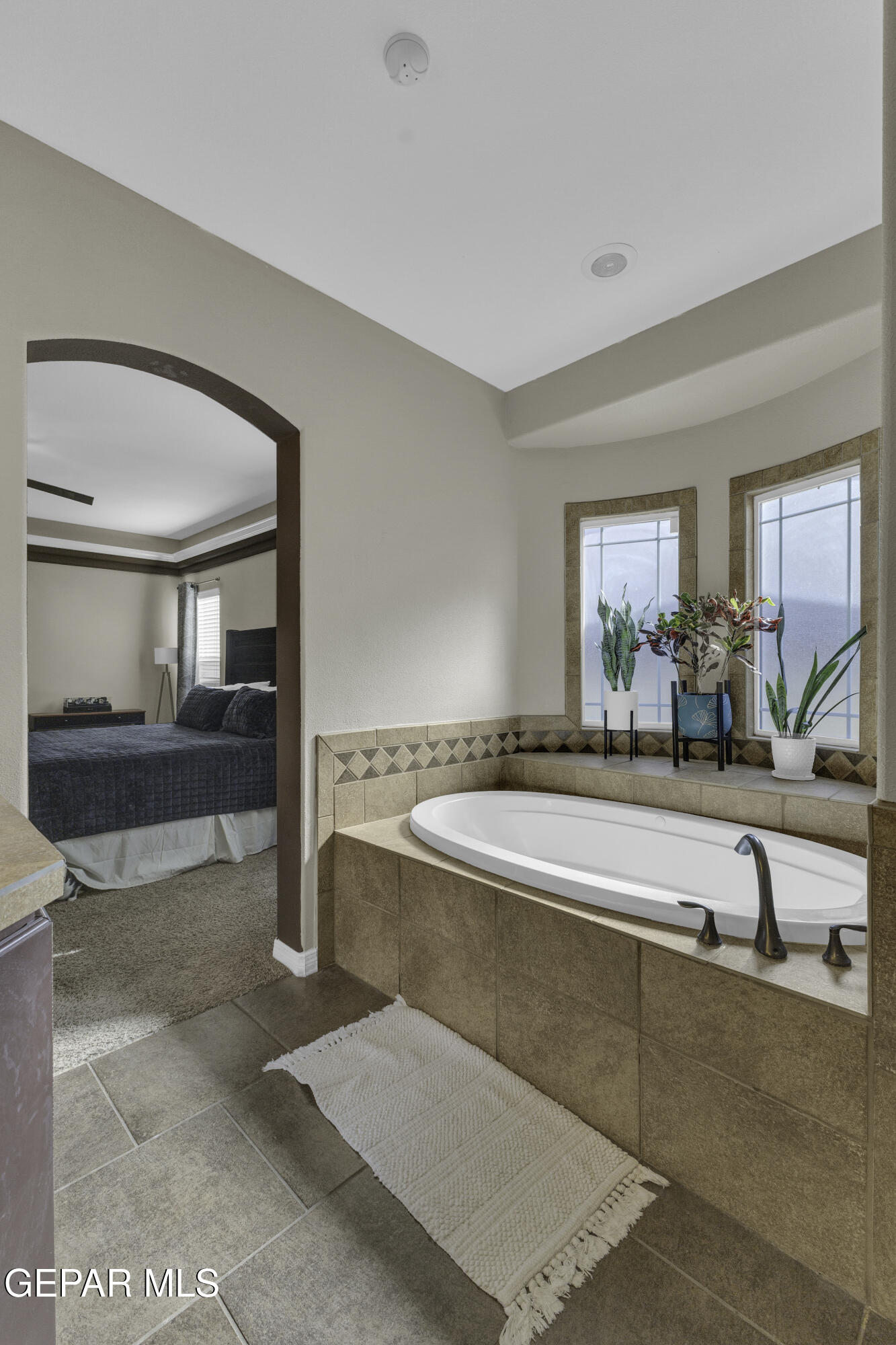 11504 Rafael Serna Lane El Paso, TX 79934 - Photo 26 of 50 Primary Bathroom