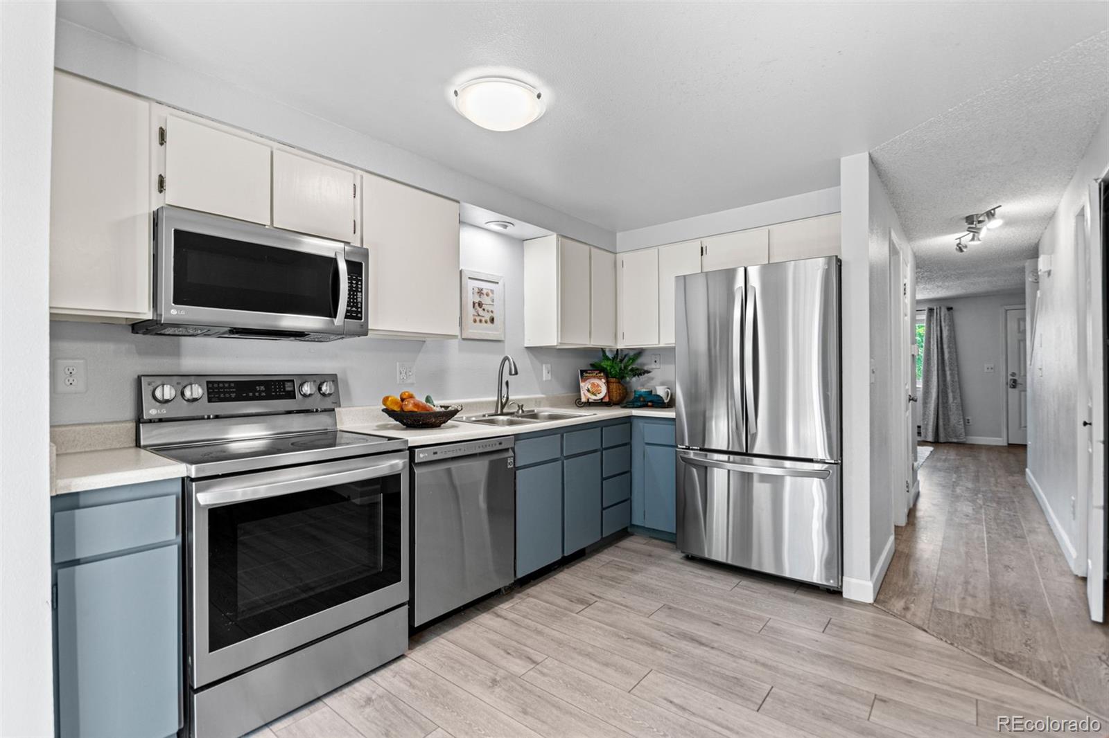 6906 West 48th Avenue Wheat Ridge, CO 80033 - Photo 6 of 25