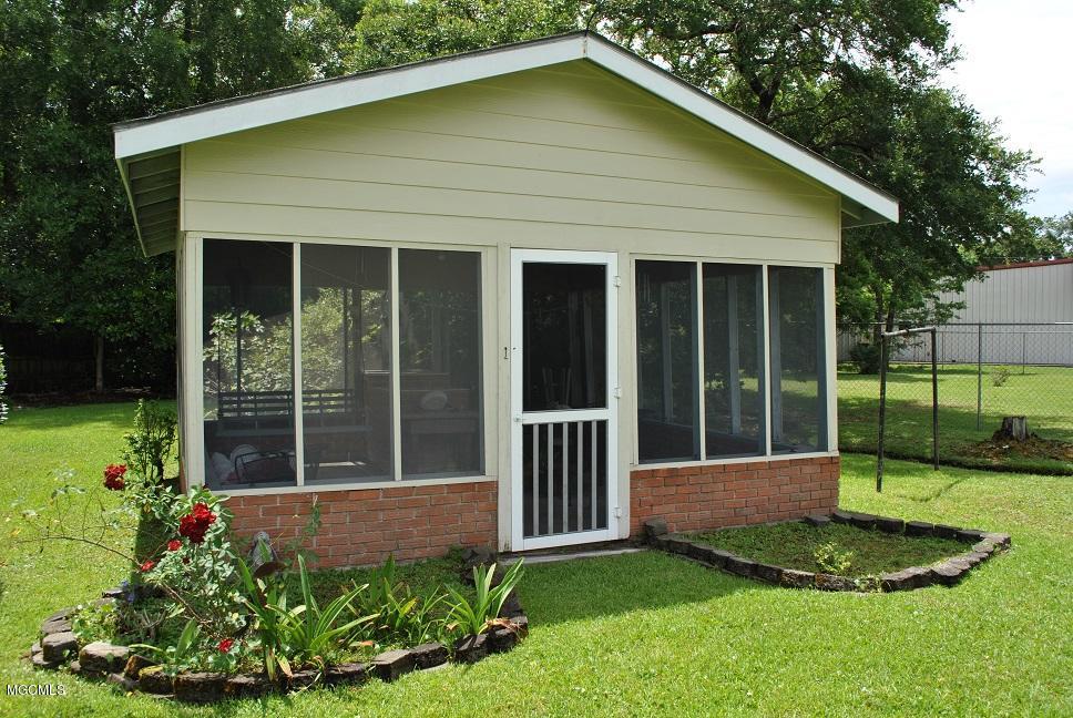 19036 Pineville Road Long Beach, MS 39560 - Photo 23 of 30 Detached Screened Area