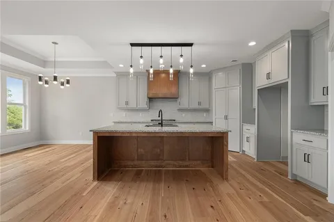 $786,050 | 25000 West 89th Street, Lenexa, KS 66227