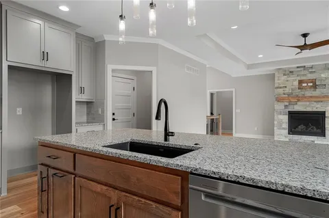 $786,050 | 25000 West 89th Street, Lenexa, KS 66227