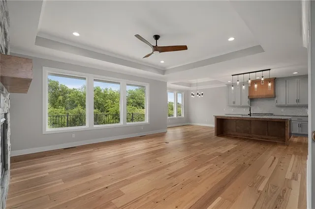 $766,800 | 25000 West 89th Street, Lenexa, KS 66227