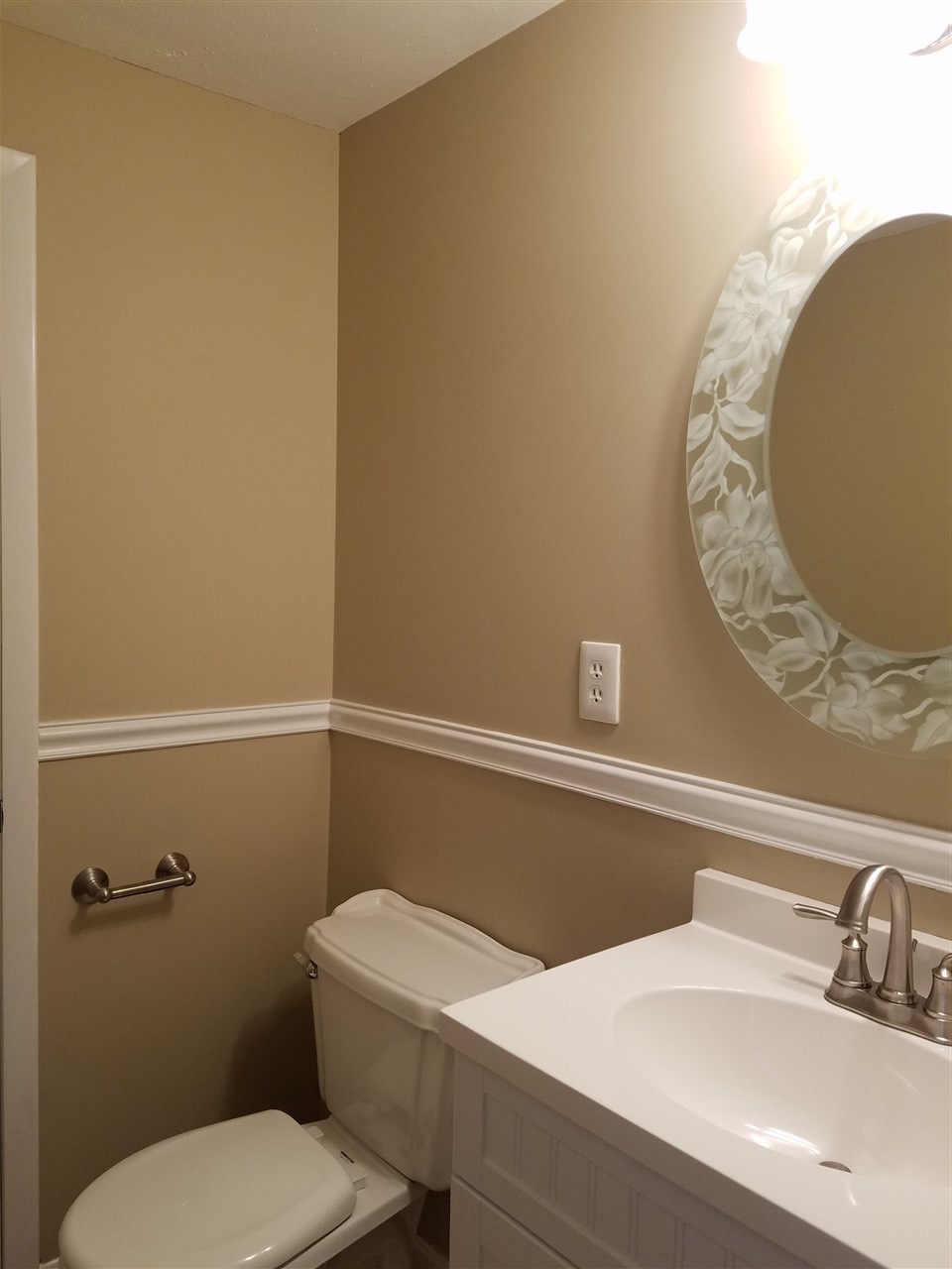 16 Rockingham Court, Unit 139 Bedford, NH 03110 - Photo 6 of 9 Gallery Image 6