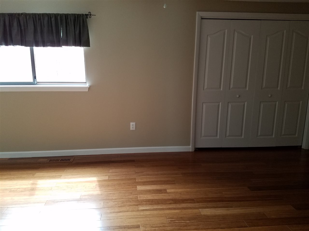 16 Rockingham Court, Unit 139 Bedford, NH 03110 - Photo 7 of 9 Gallery Image 7