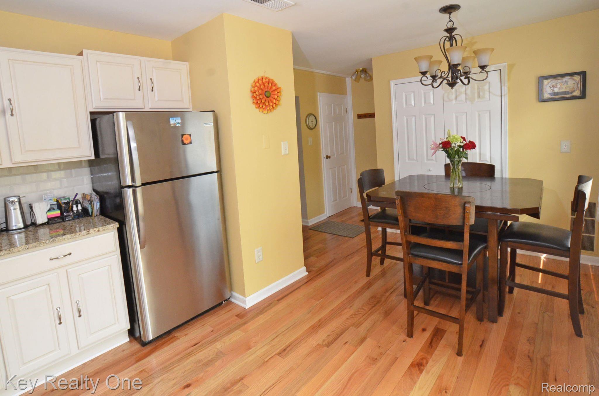 1225 Miniature Court Rochester, MI 48307 - Photo 4 of 11 image007.jpg