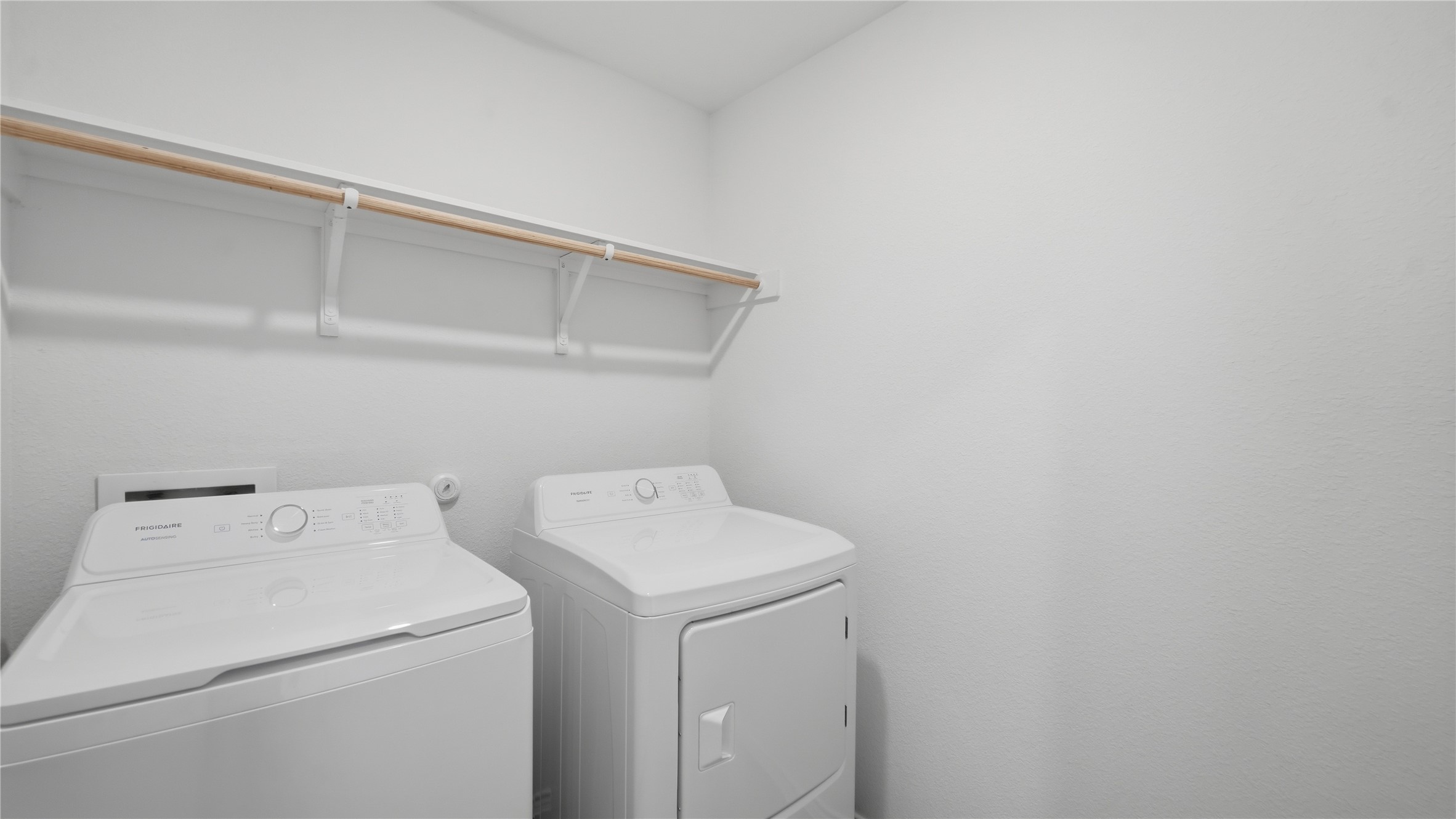 221 Stumpy Street San Marcos, TX 78666 - Photo 31 of 35 a utility room with dryer and washer