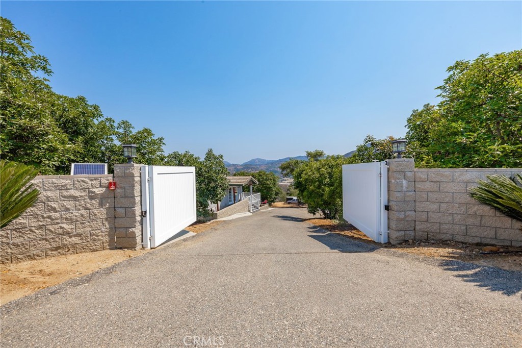 2125 Puerto Del Mundo Fallbrook, CA 92028 - Photo 9 of 52