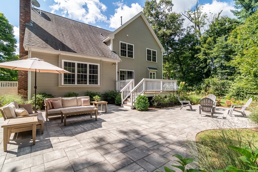 20 Walnut Street Foxboro, MA 02035 - Photo 2 of 35