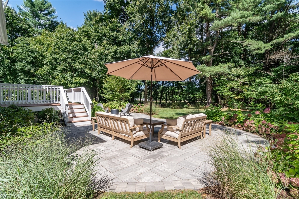 20 Walnut Street Foxboro, MA 02035 - Photo 4 of 35