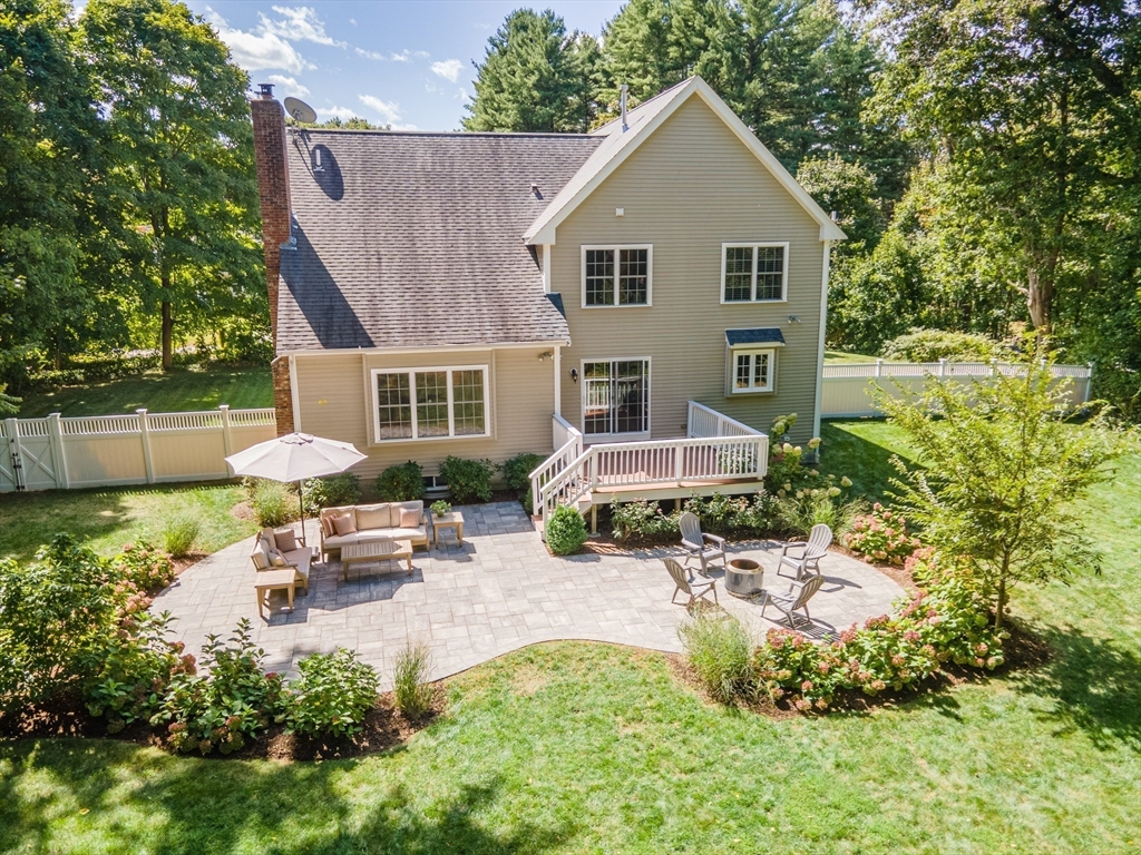 20 Walnut Street Foxboro, MA 02035 - Photo 5 of 35