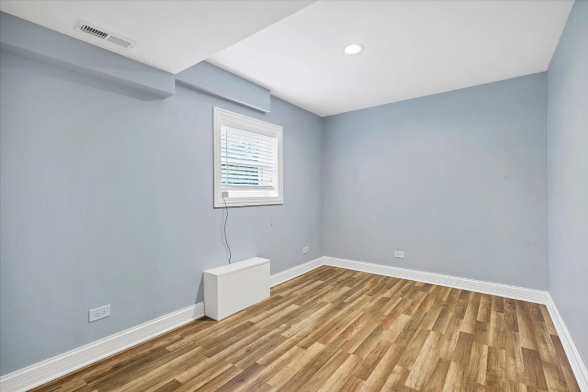 27 Spring Valley Lane Streamwood, IL 60107 - Photo 20 of 32 Gallery Image 20