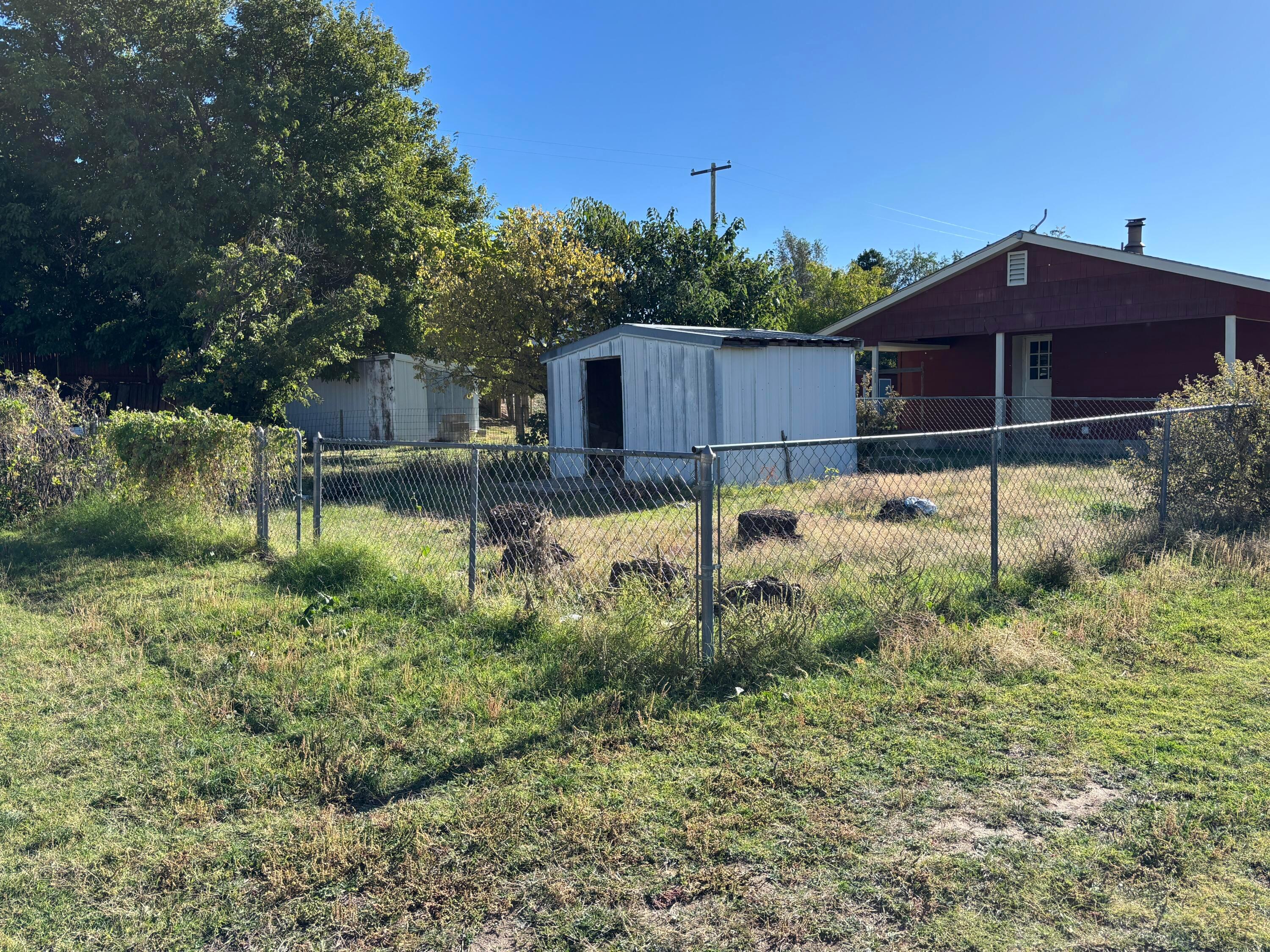320 West Summit Street Miami, TX 79059 - Photo 4 of 19 a view of a yard in front of a house