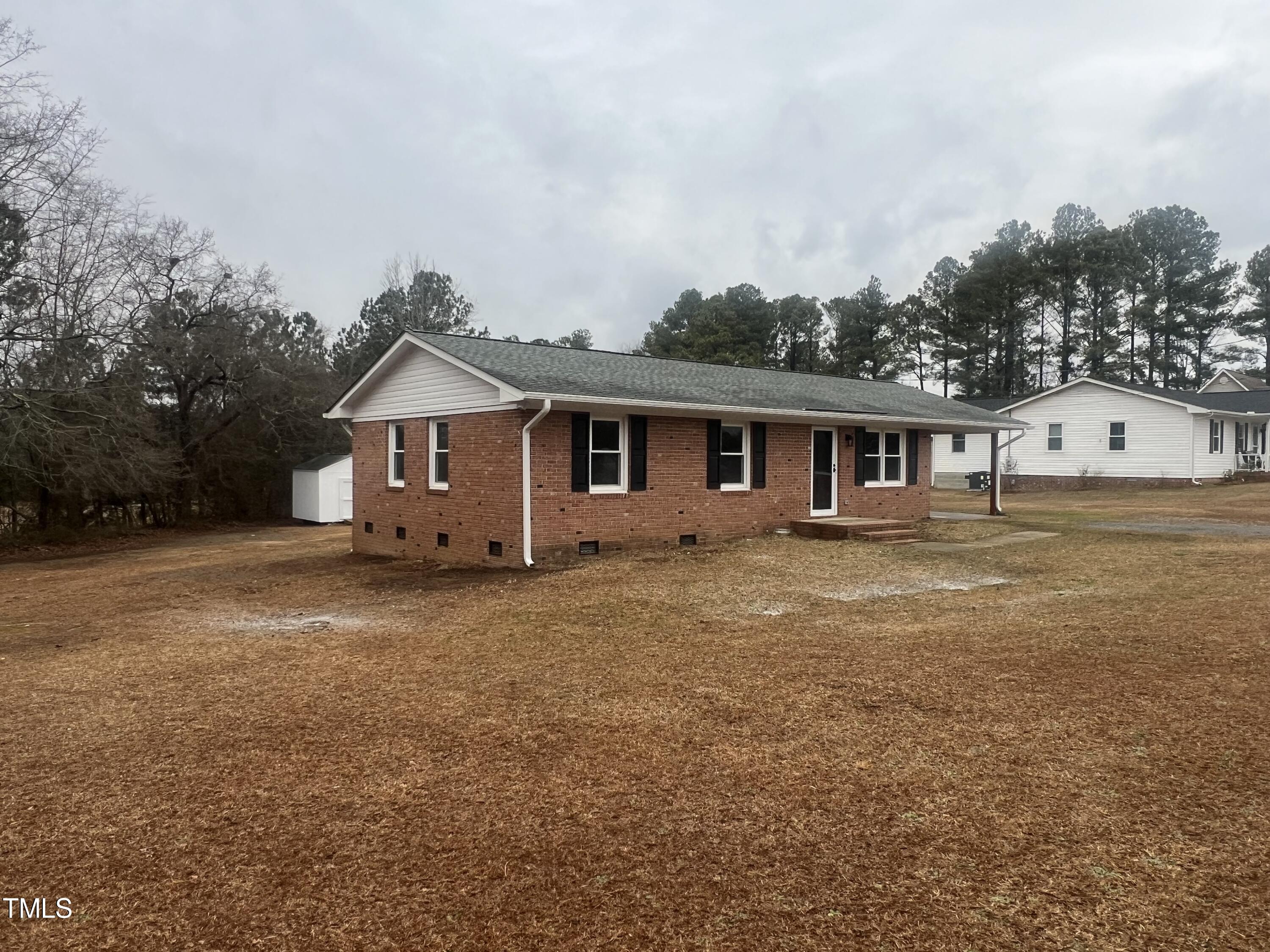 1166 Aquilla Road Benson, NC 27504 - Photo 8 of 32 IMG_9174
