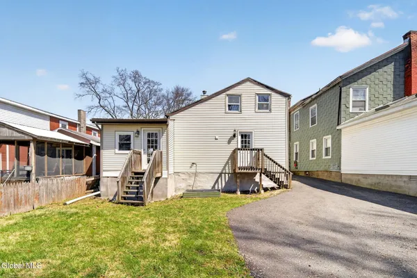 $299,900 | 35 Lake Street, Stillwater, NY 12170