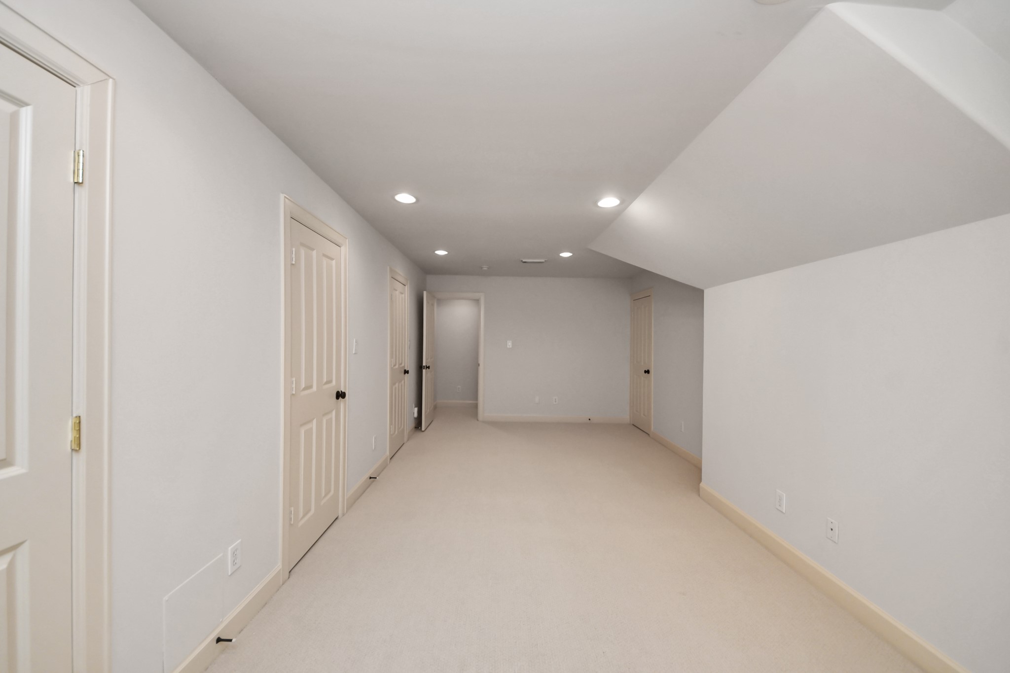 9291 Buffalo Speedway Houston, TX 77025 - Photo 26 of 32 Flex room on 3rd floor with closets and bathroom